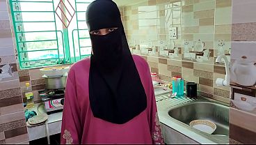 Cheating husband fuck muslim house maid when no one at home