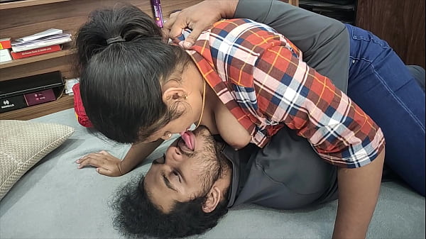 Indian College Girl Licks Her Boyfriend’s Fingers While He Sucks Her Big Boobs