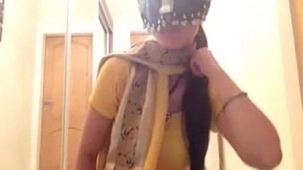 Masked Punjabi tart on cam