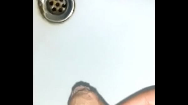pee in sink