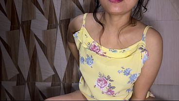 Thick ass indian girl daily routine of cleaning pussy and peeing.