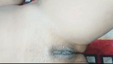 Desi Indian bhabhi nonstop pussy fingering water orgasm squirting video