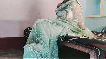 Punjabi Village Bhabhi Ass and pussy fucked by Sasur ji in Purple saree, hindi audio